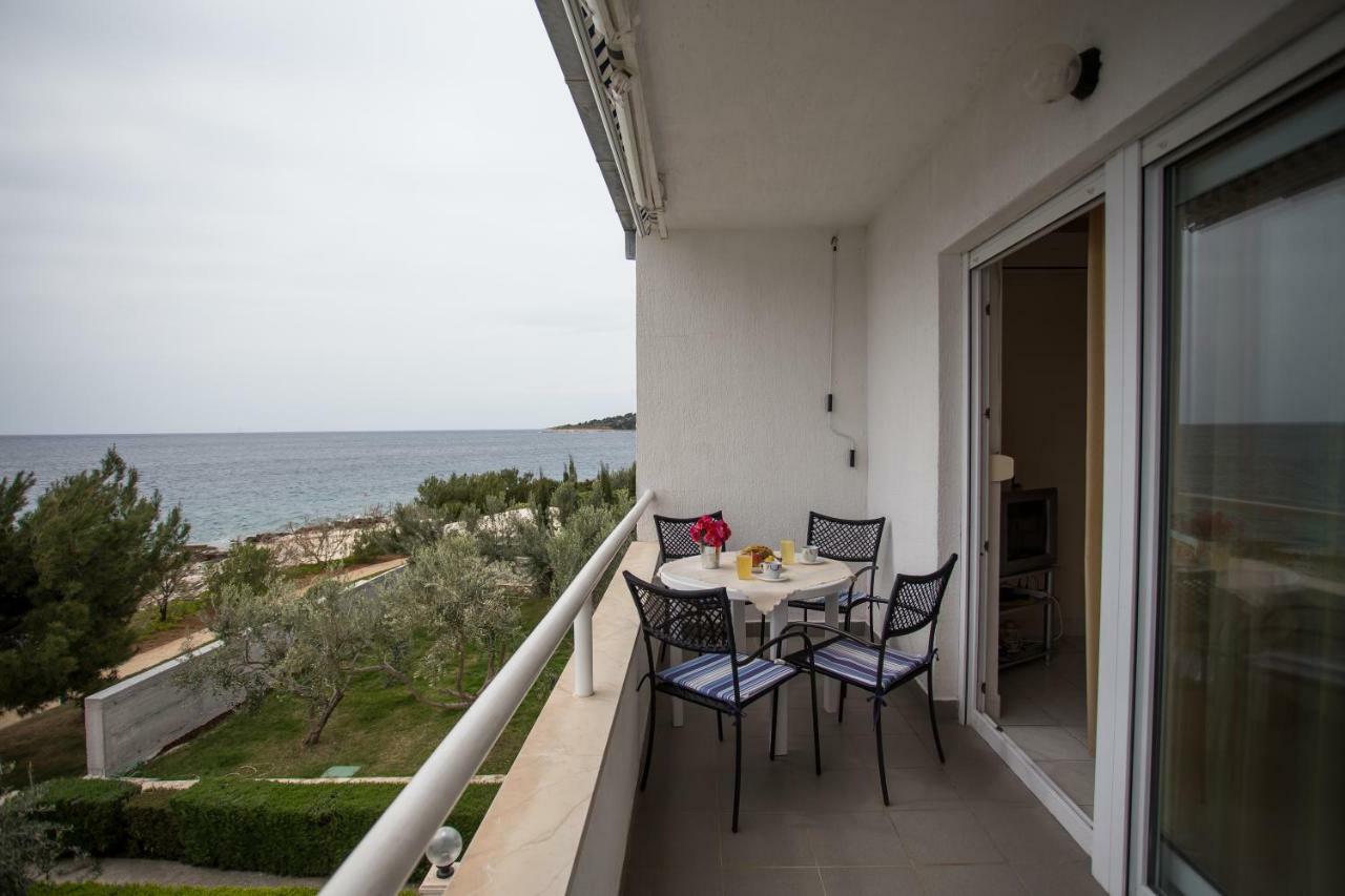 Apartments Gloria Primosten Exterior photo