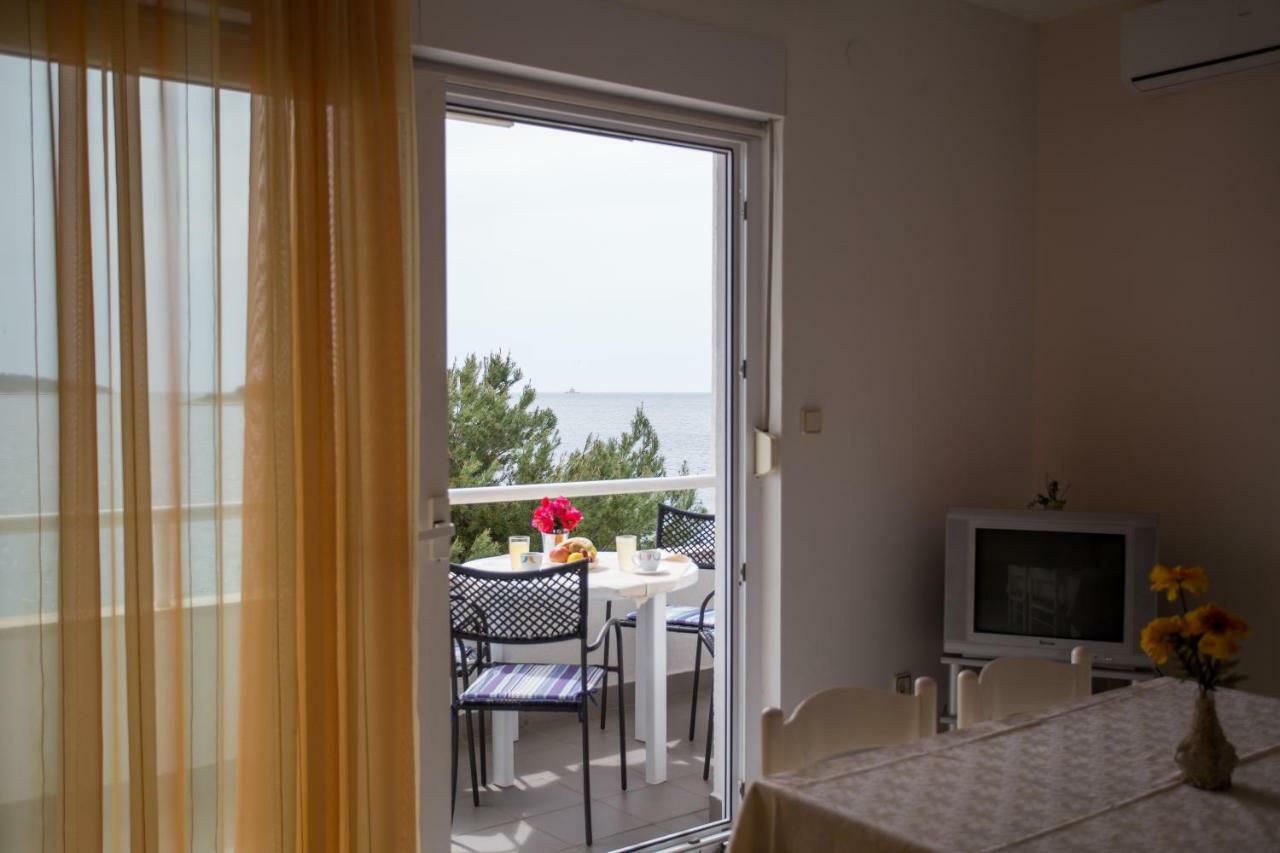 Apartments Gloria Primosten Exterior photo
